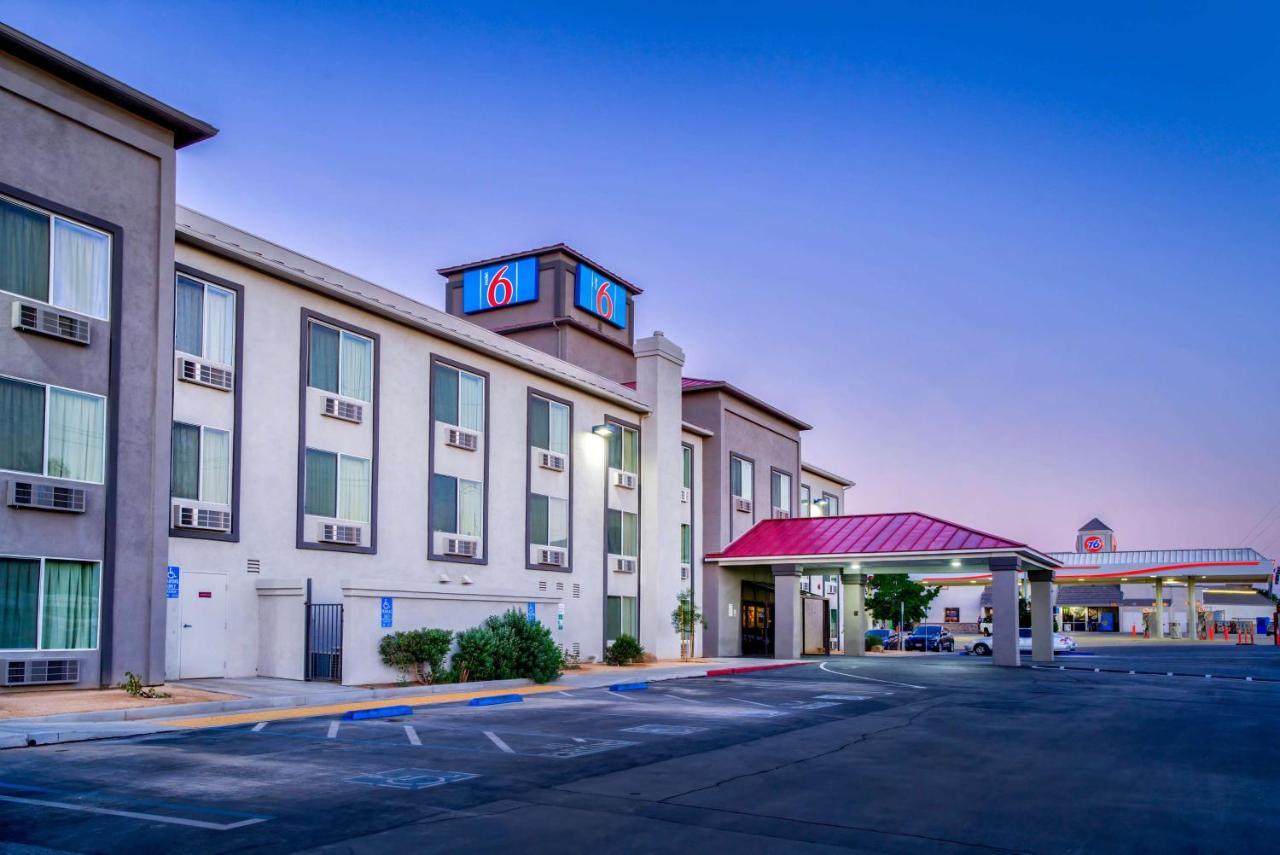 Motel 6-Hesperia, Ca - West Main Street I-15 Екстериор снимка