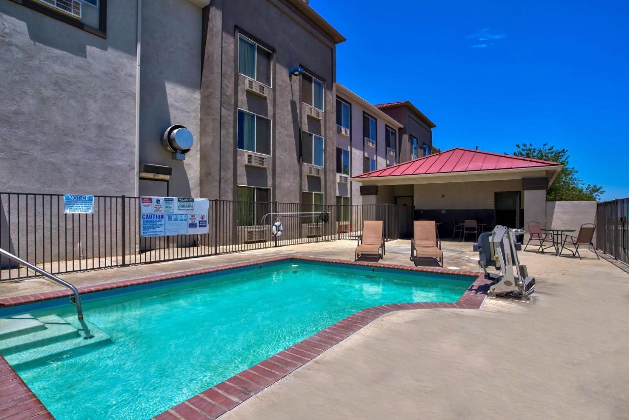 Motel 6-Hesperia, Ca - West Main Street I-15 Екстериор снимка