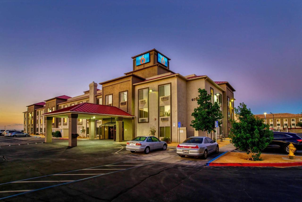 Motel 6-Hesperia, Ca - West Main Street I-15 Екстериор снимка