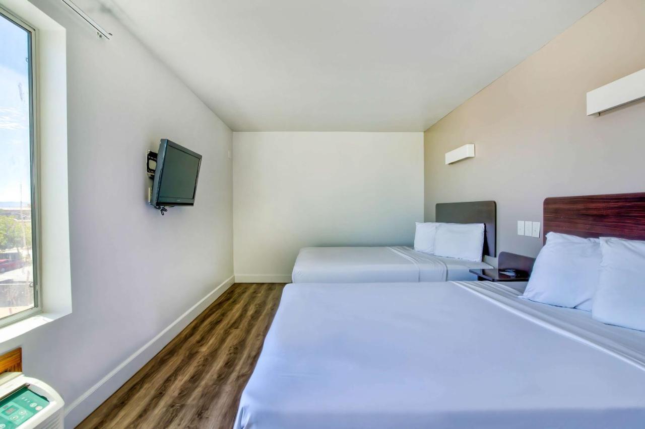 Motel 6-Hesperia, Ca - West Main Street I-15 Екстериор снимка