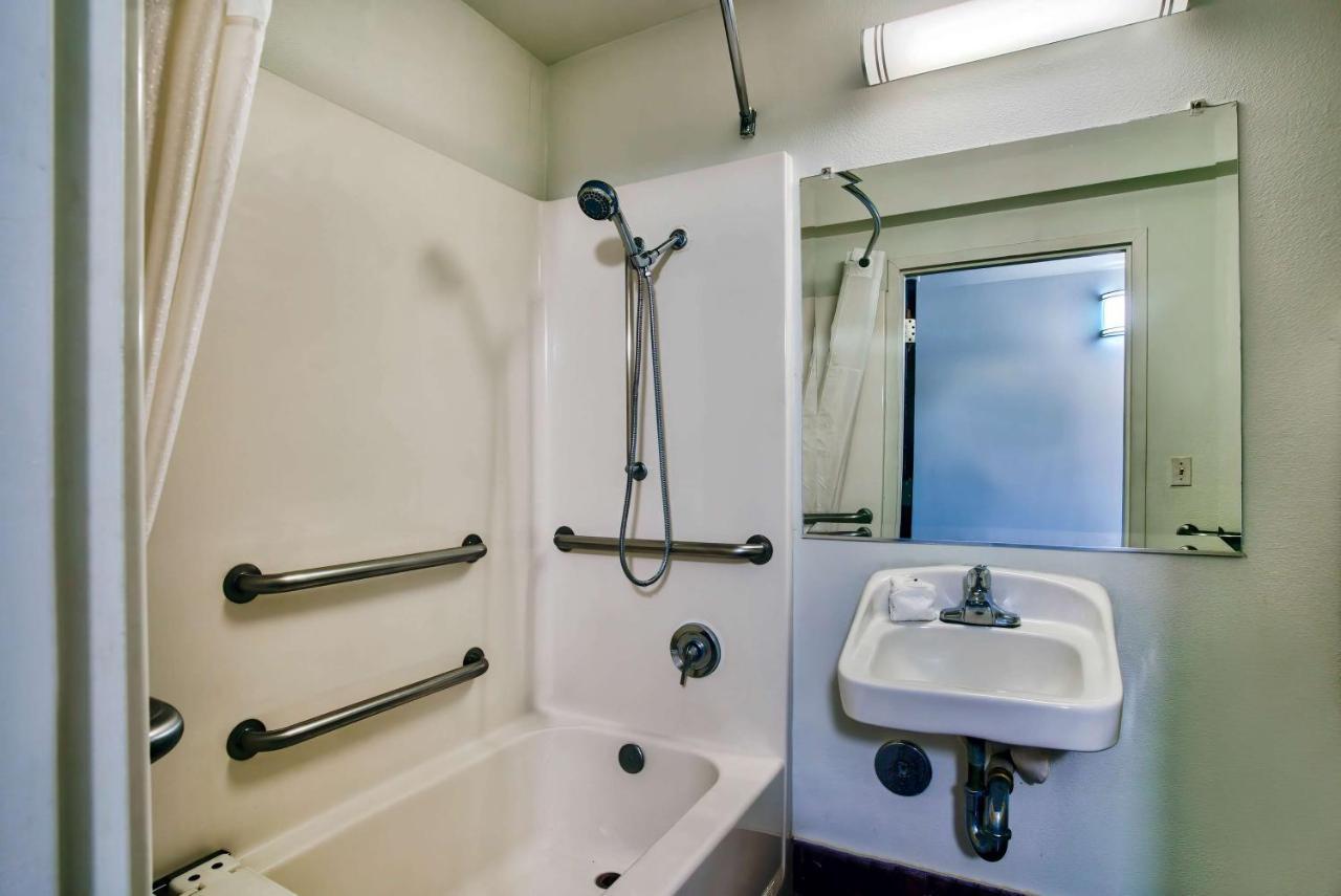 Motel 6-Hesperia, Ca - West Main Street I-15 Екстериор снимка