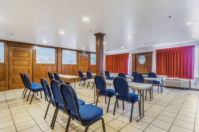 Motel 6-Hesperia, Ca - West Main Street I-15 Екстериор снимка