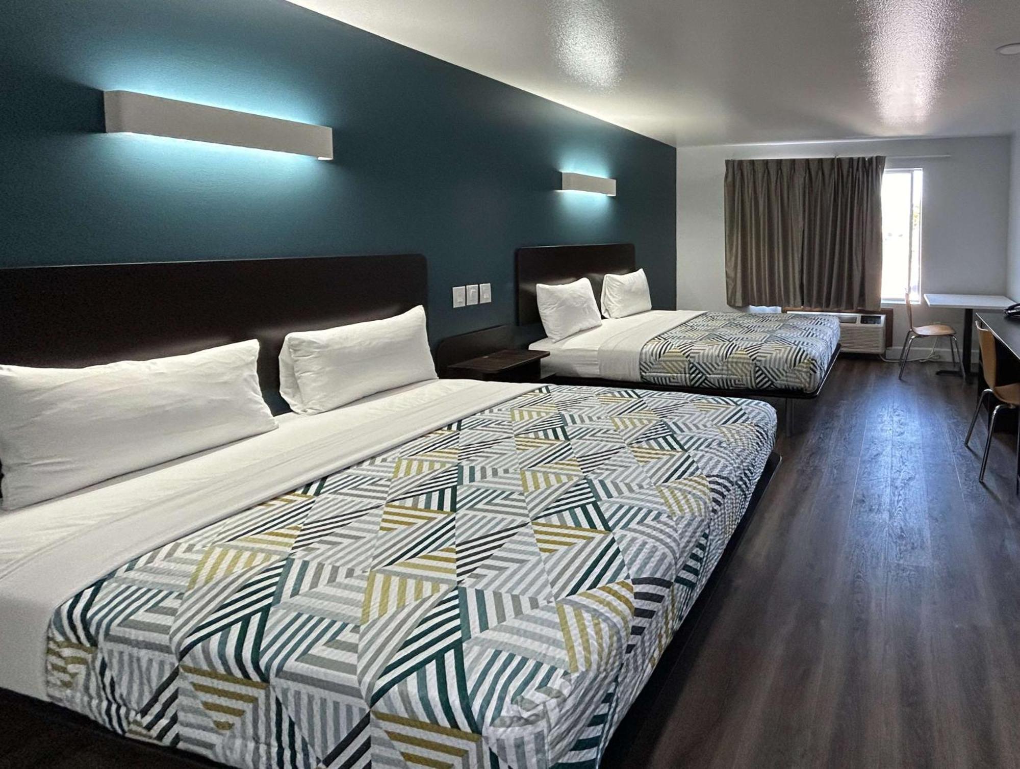 Motel 6-Hesperia, Ca - West Main Street I-15 Екстериор снимка