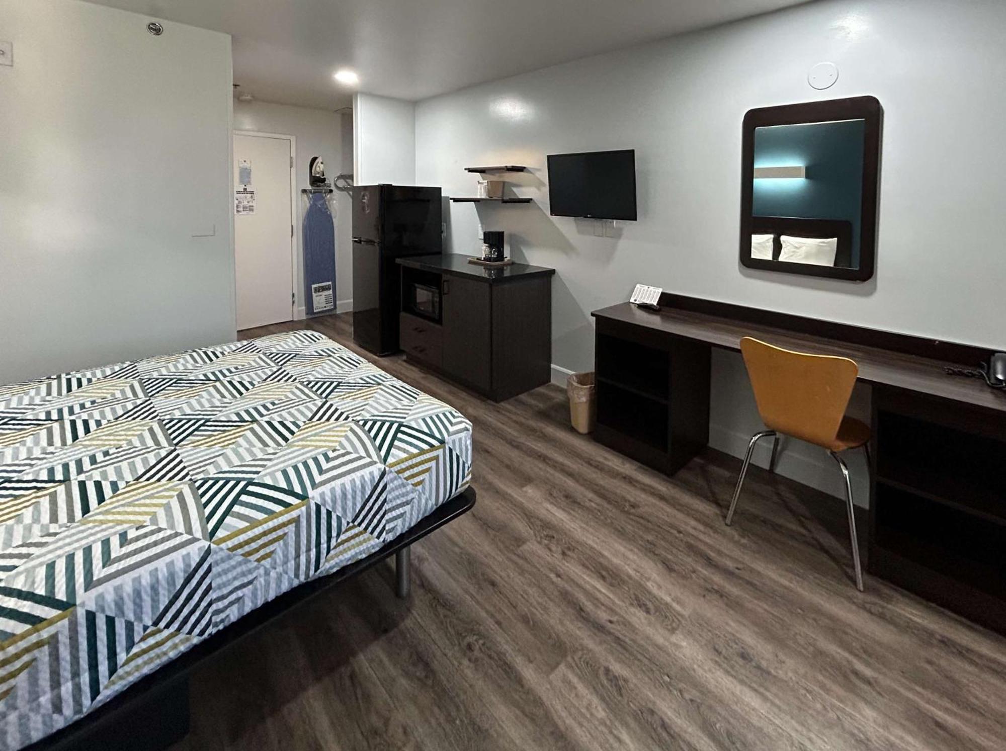 Motel 6-Hesperia, Ca - West Main Street I-15 Екстериор снимка