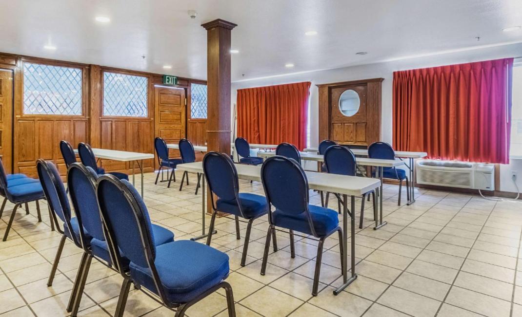 Motel 6-Hesperia, Ca - West Main Street I-15 Екстериор снимка