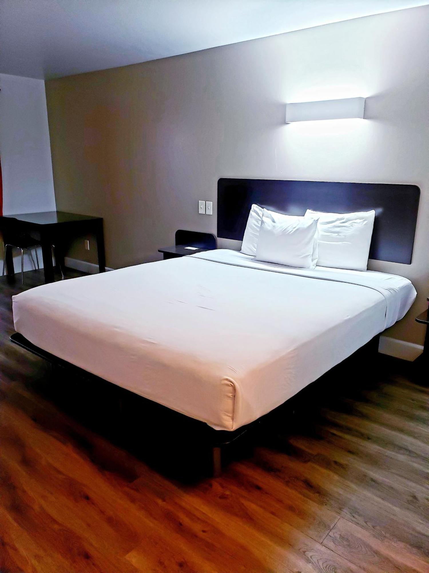 Motel 6-Hesperia, Ca - West Main Street I-15 Екстериор снимка