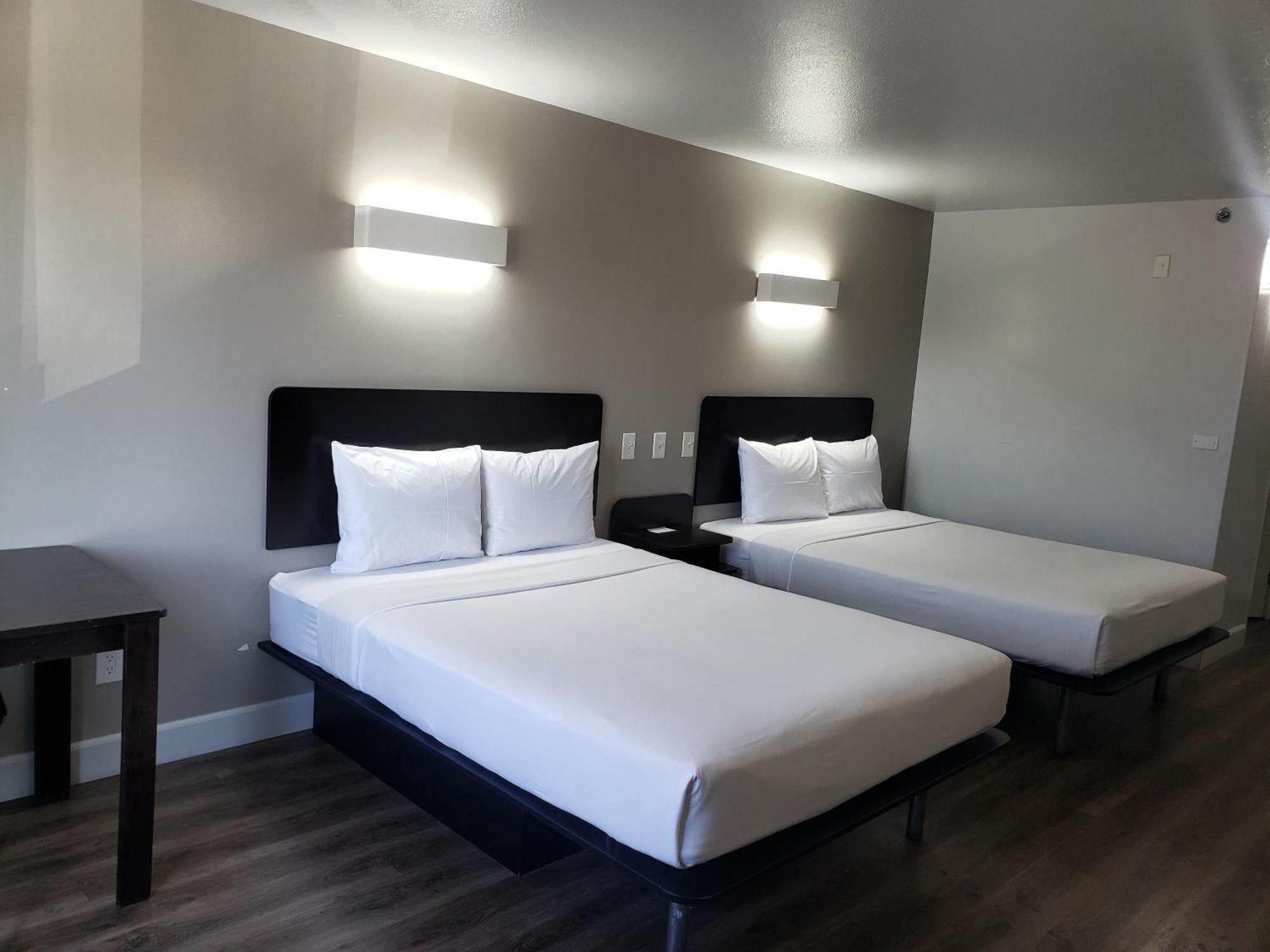 Motel 6-Hesperia, Ca - West Main Street I-15 Екстериор снимка